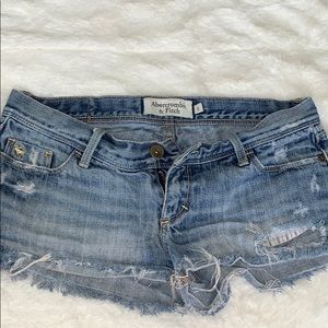 Denim cutoff distressed short